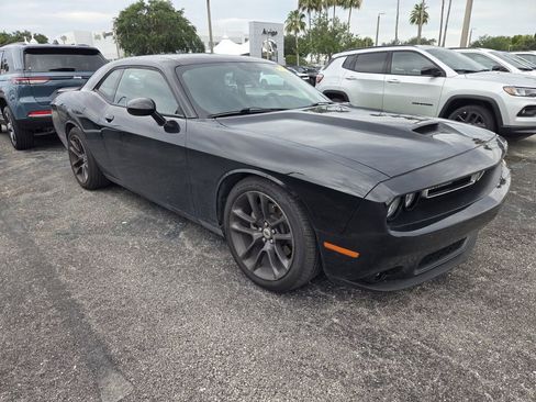 Used 2022 Dodge Challenger GT RWD image 2
