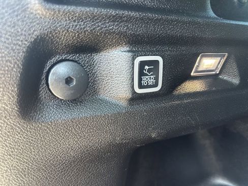 Used 2023 Jeep Grand Cherokee L Altitude image 15