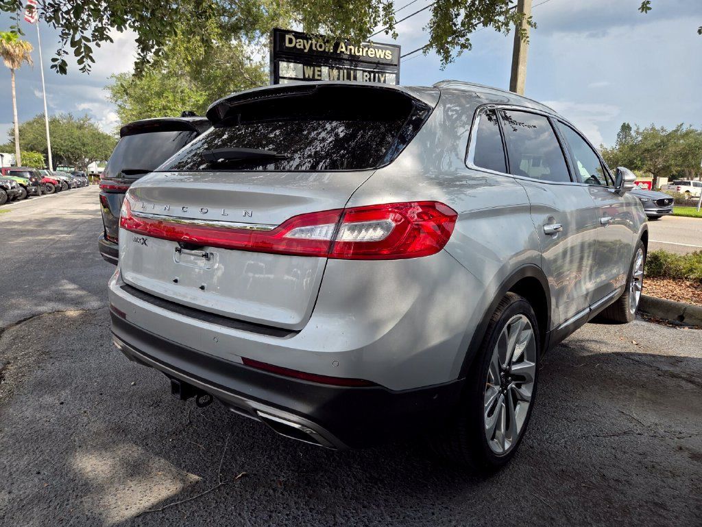 Used 2018 Lincoln MKX Reserve w/ Driver Assistance Package FWD image 4