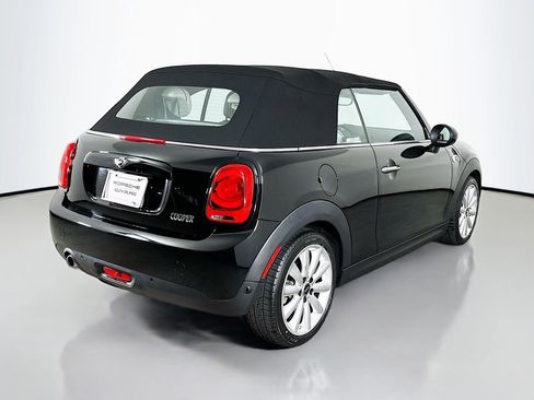 Used 2018 MINI Cooper Convertible image 9