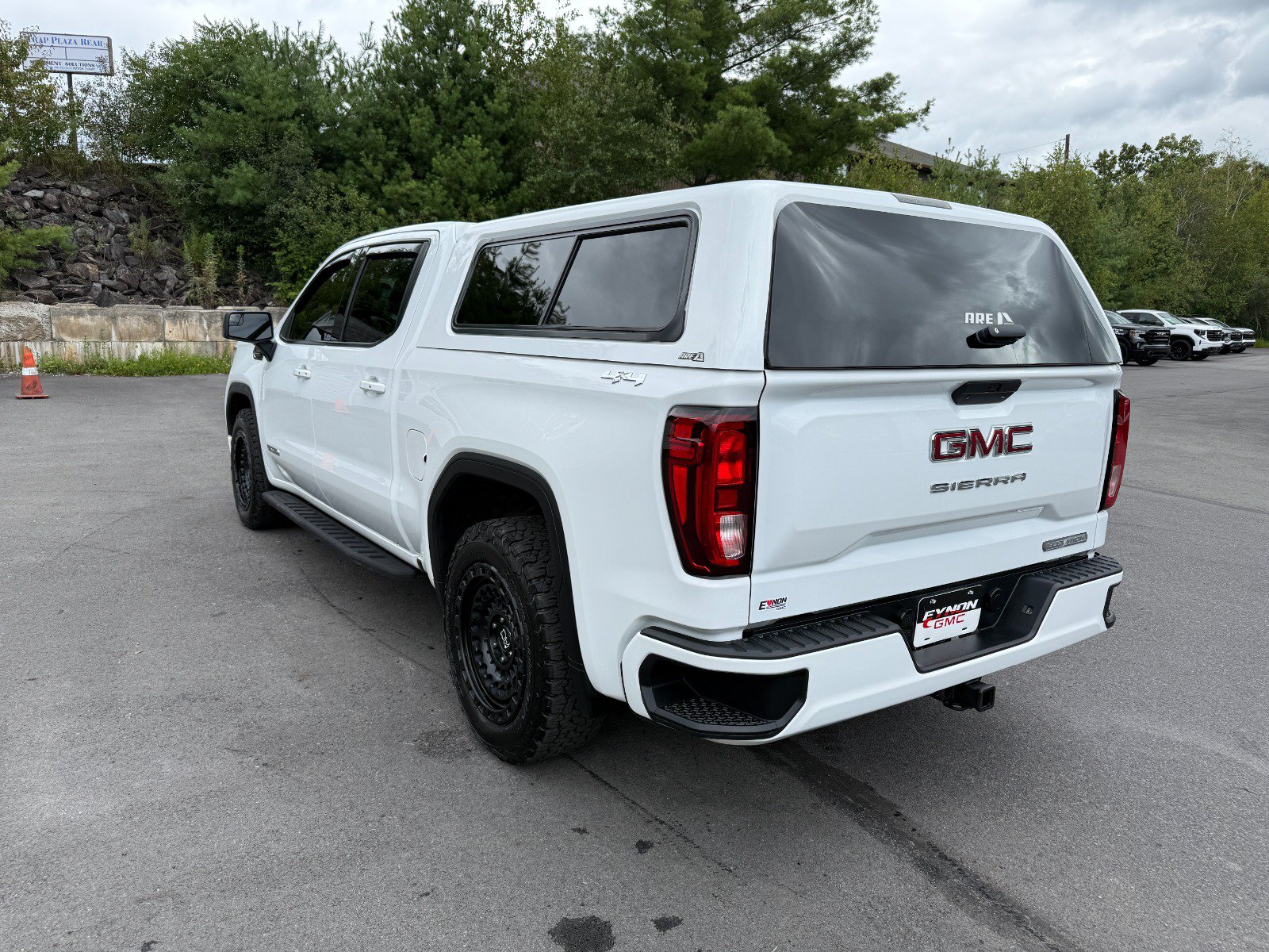 Used 2021 GMC Sierra 1500 Elevation AWD/4WD image 3