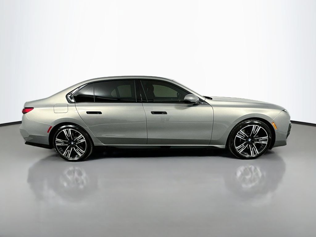 Certified 2025 BMW 740i w/ Premium Package RWD image 4