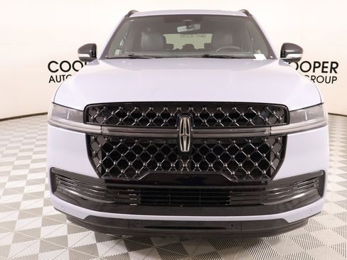 New 2026 Lincoln Navigator Reserve AWD/4WD image 10