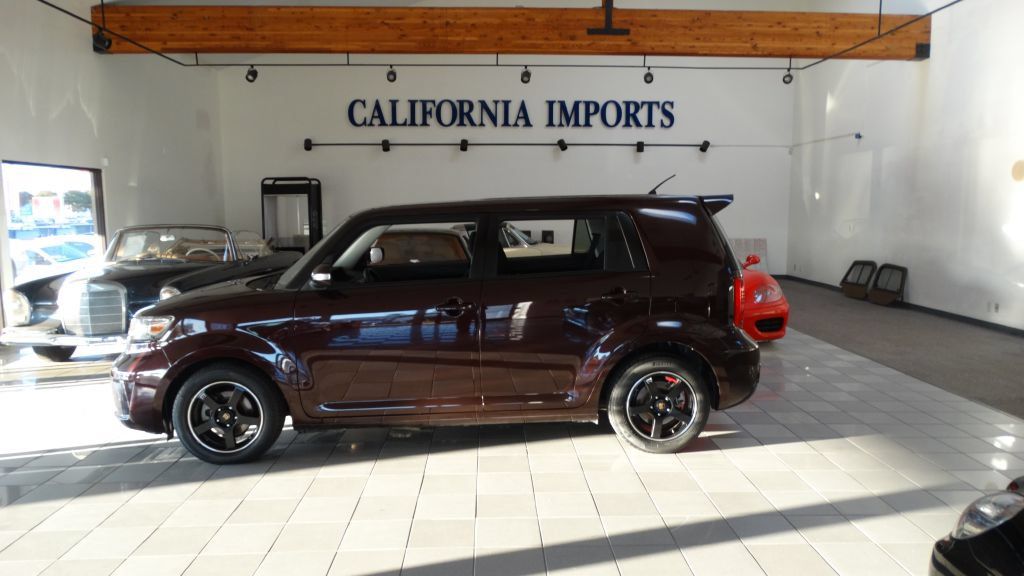 Used 2008 Scion xB FWD image 1
