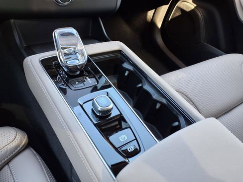 New 2026 Volvo XC90 B6 Ultra w/ Protection Package Premier image 15