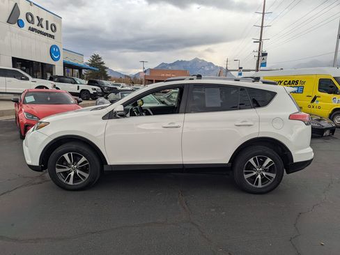 Used 2018 Toyota RAV4 XLE image 8