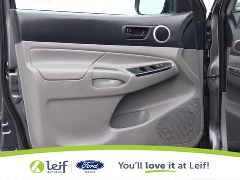 Used 2014 Toyota Tacoma PreRunner w/ SR5 Package image 10