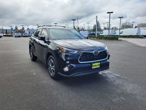 Used 2023 Toyota Highlander XLE FWD image 9