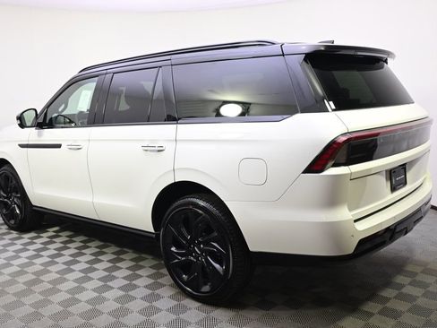 New 2026 Lincoln Navigator Black Label AWD/4WD image 3