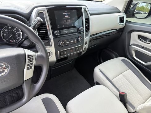 Used 2021 Nissan Titan SV w/ Accessory Utility Package image 9