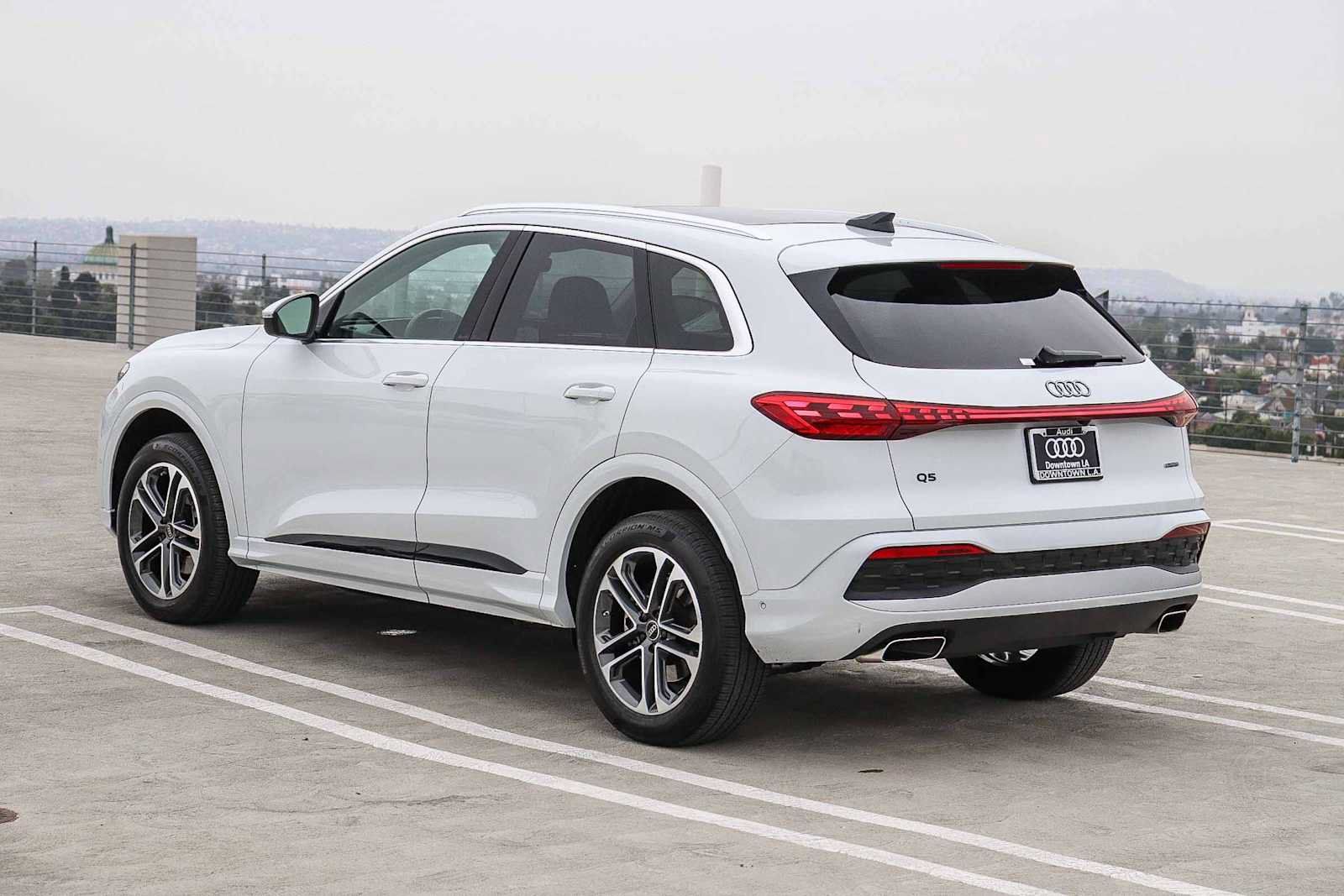 Used 2025 Audi Q5 Premium w/ Convenience Package AWD/4WD image 6