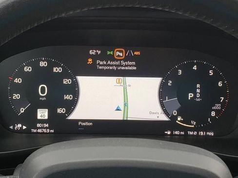 Used 2019 Volvo XC40 T4 Inscription image 28