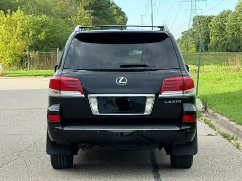 Used 2013 Lexus LX 570 4WD w/ Luxury Pkg image 12