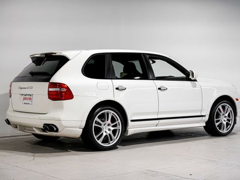 Used 2010 Porsche Cayenne GTS image 3