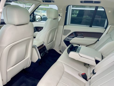 Used 2024 Land Rover Range Rover SE AWD/4WD image 30