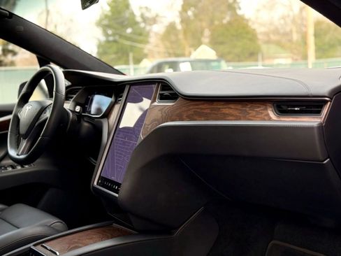 Used 2018 Tesla Model X 100D image 11