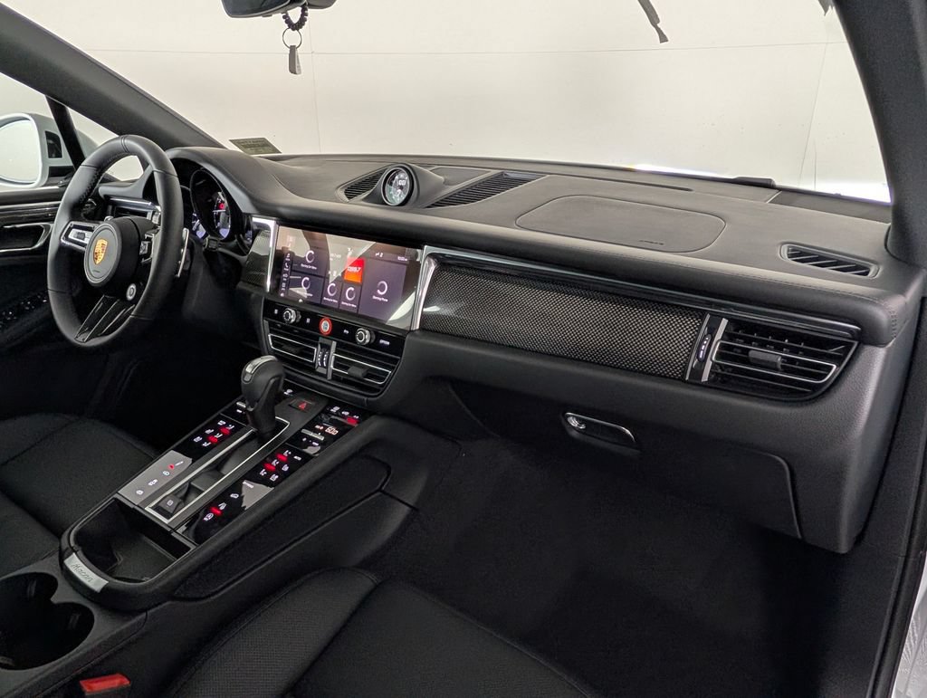 New 2026 Porsche Macan GTS AWD/4WD image 19