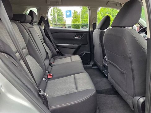 Used 2024 Nissan Rogue SV FWD image 16