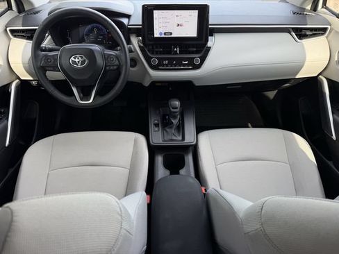 Used 2026 Toyota Corolla Cross LE w/ Moonroof Package FWD image 11