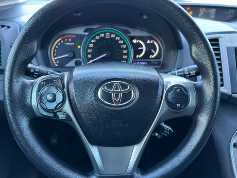 Used 2014 Toyota Venza LE image 25