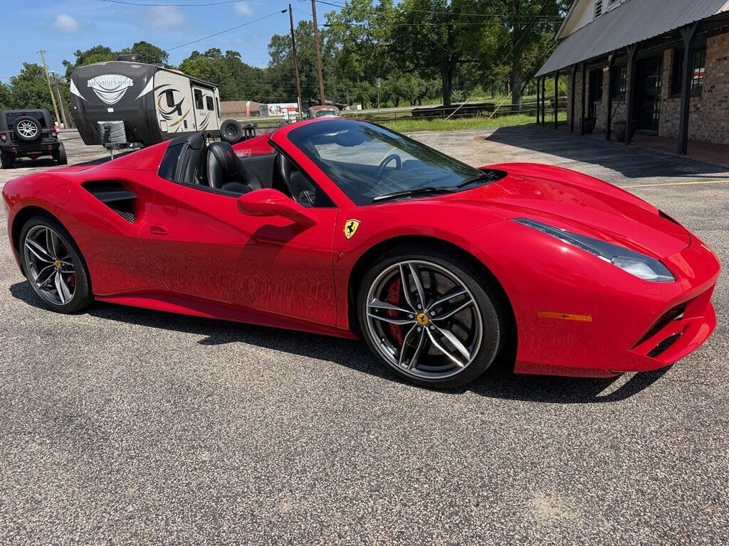 Used 2018 Ferrari 488 Spider RWD image 3