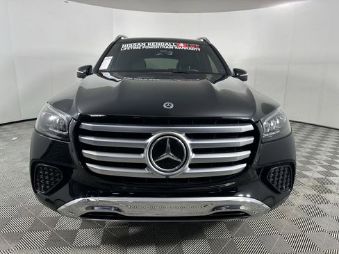 Used 2024 Mercedes-Benz GLS 450 4MATIC image 3
