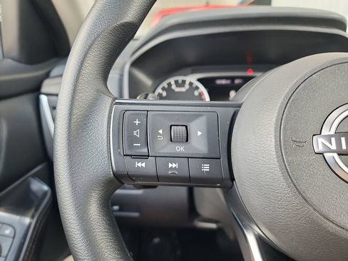 Used 2024 Nissan Rogue SV FWD image 22