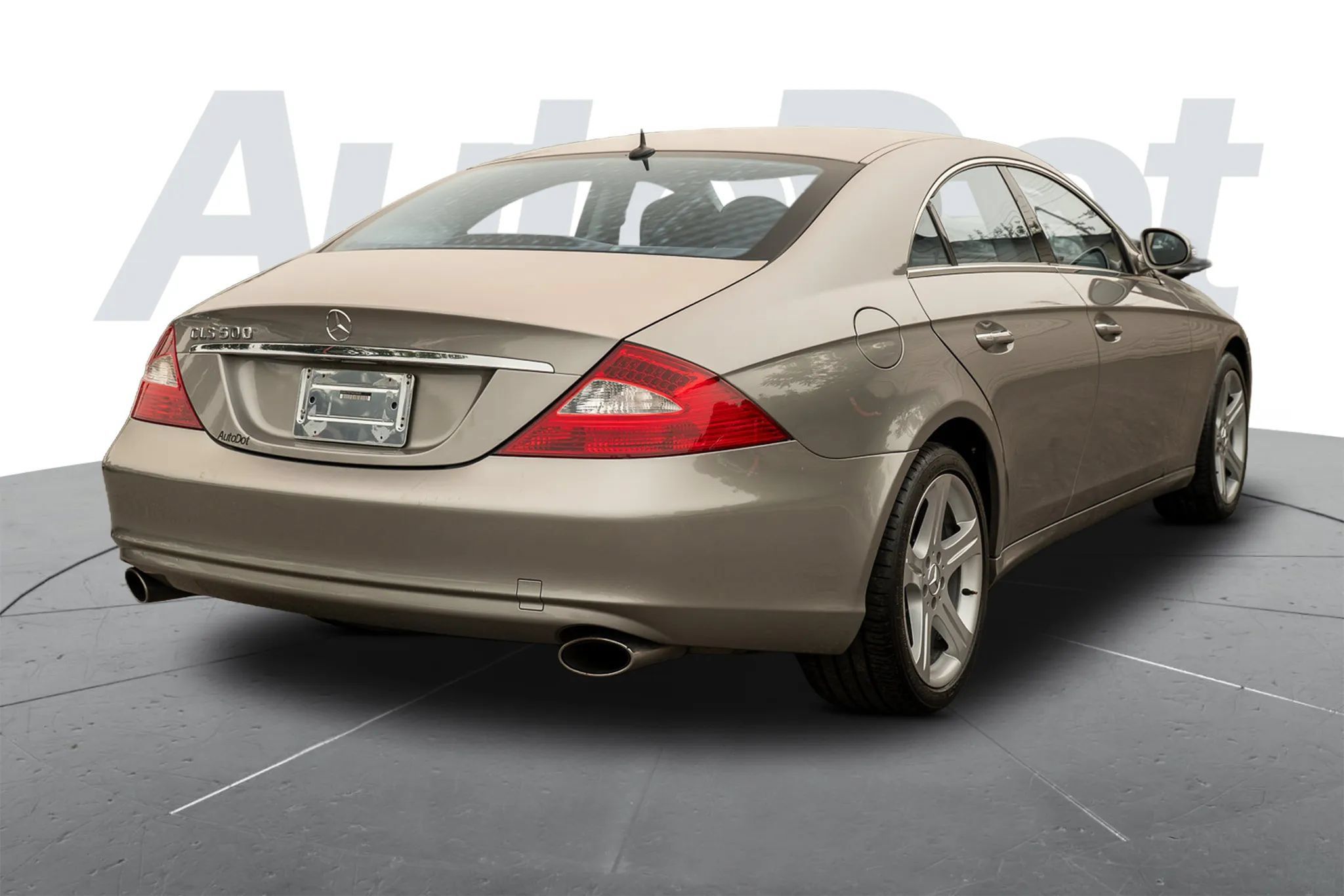 Used 2006 Mercedes-Benz CLS 500 w/ Entertainment Pkg image 3