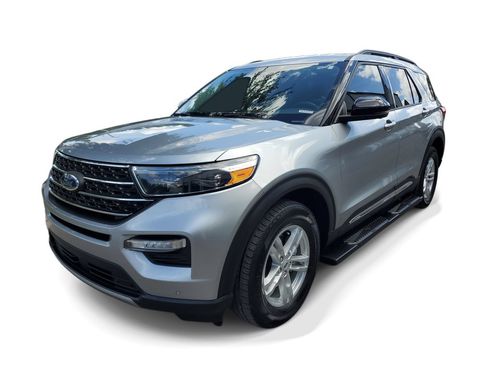 Used 2023 Ford Explorer XLT w/ Equipment Group 202A AWD/4WD image 2
