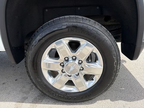 Used 2020 Chevrolet Silverado 2500 LTZ w/ LTZ Premium Package AWD/4WD image 31