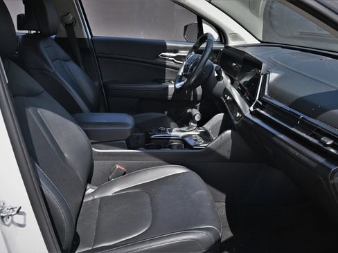 Used 2024 Kia Sportage EX FWD image 10