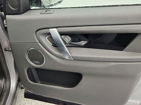 Used 2025 Land Rover Discovery Sport S image 24