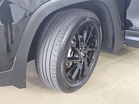 Used 2023 GMC Terrain SLE w/ Driver Convenience Package FWD image 37