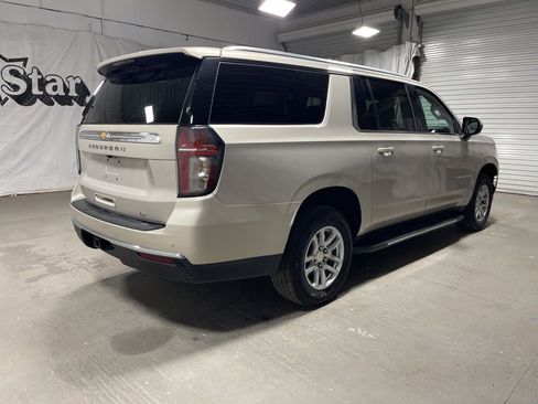 Used 2023 Chevrolet Suburban LT image 7