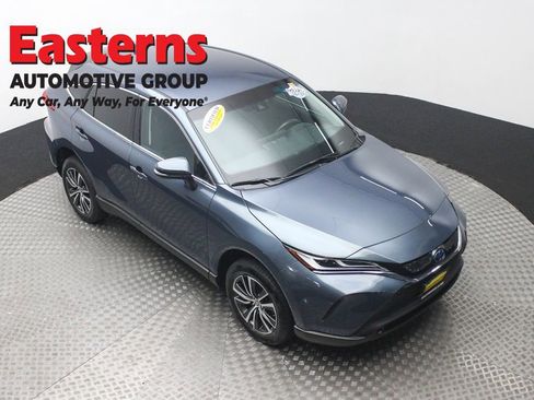 Used 2024 Toyota Venza LE image 3