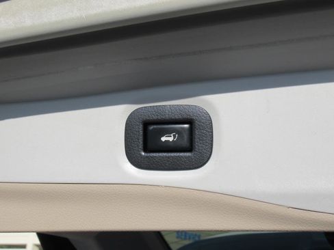 Used 2020 Nissan Rogue SL w/ Premium Package image 33