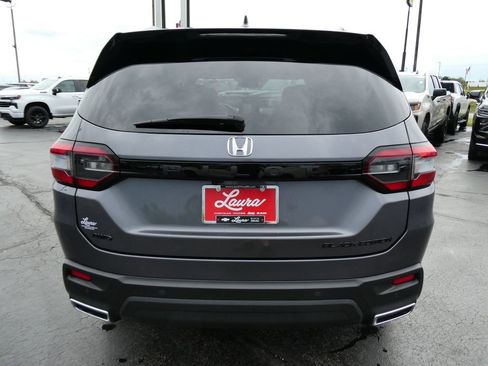Used 2025 Honda Pilot Black Edition image 6