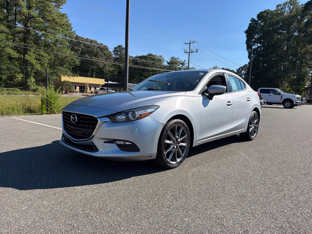Used 2018 MAZDA MAZDA3 Touring FWD image 2