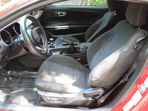 Used 2017 Ford Mustang GT w/ GT Performance Package RWD image 22