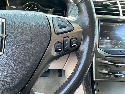 Used 2012 Lincoln MKX FWD image 14