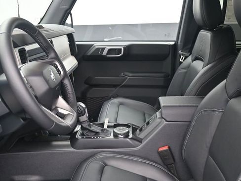 New 2025 Ford Bronco Outer Banks image 6