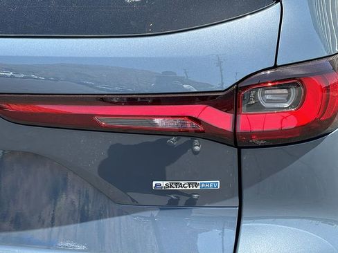 Used 2025 MAZDA CX-70 Plug-In Hybrid w/ Premium Pkg image 4