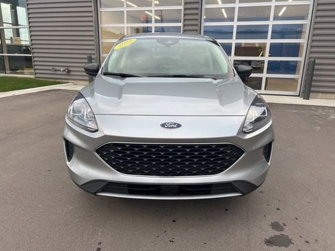 Used 2022 Ford Escape SE image 2