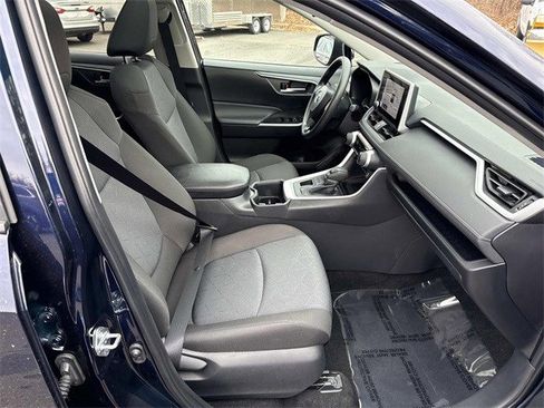 Used 2025 Toyota RAV4 XLE image 9