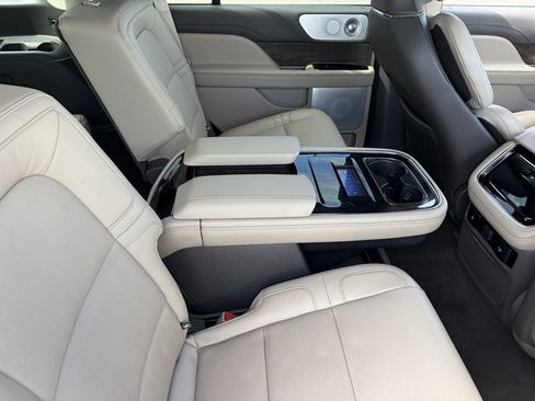 Used 2023 Lincoln Navigator Reserve AWD/4WD image 13