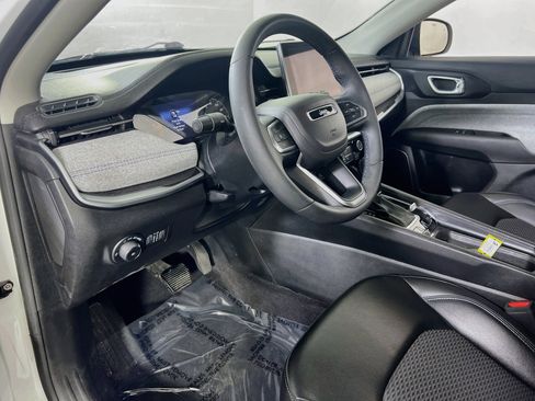 Used 2022 Jeep Compass Latitude AWD/4WD image 9