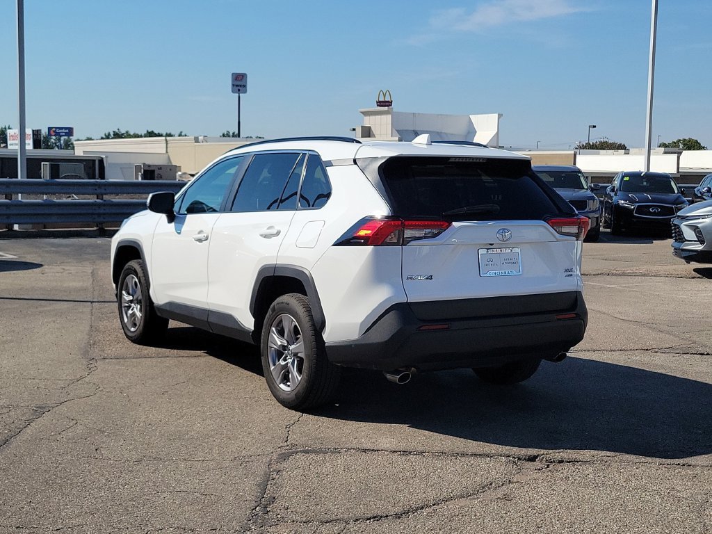 Used 2025 Toyota RAV4 XLE AWD/4WD image 3