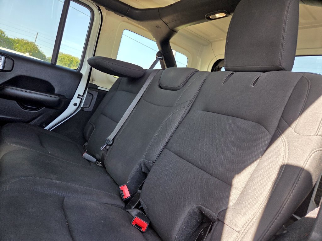 Used 2019 Jeep Wrangler Unlimited Sahara w/ Safety Group AWD/4WD image 23