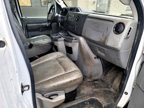Used 2017 Ford E-350 and Econoline 350 Super Duty w/ Power Windows & Locks Group image 10