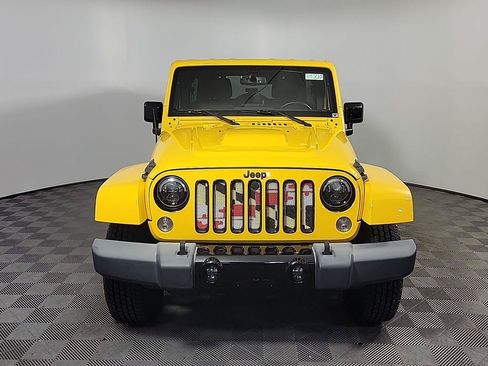 Used 2015 Jeep Wrangler Unlimited Sahara AWD/4WD image 11